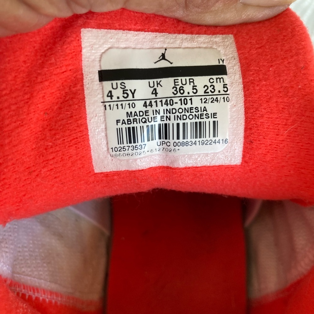 Jordan Kids White and Red Sneakers - Picture 6 of 8